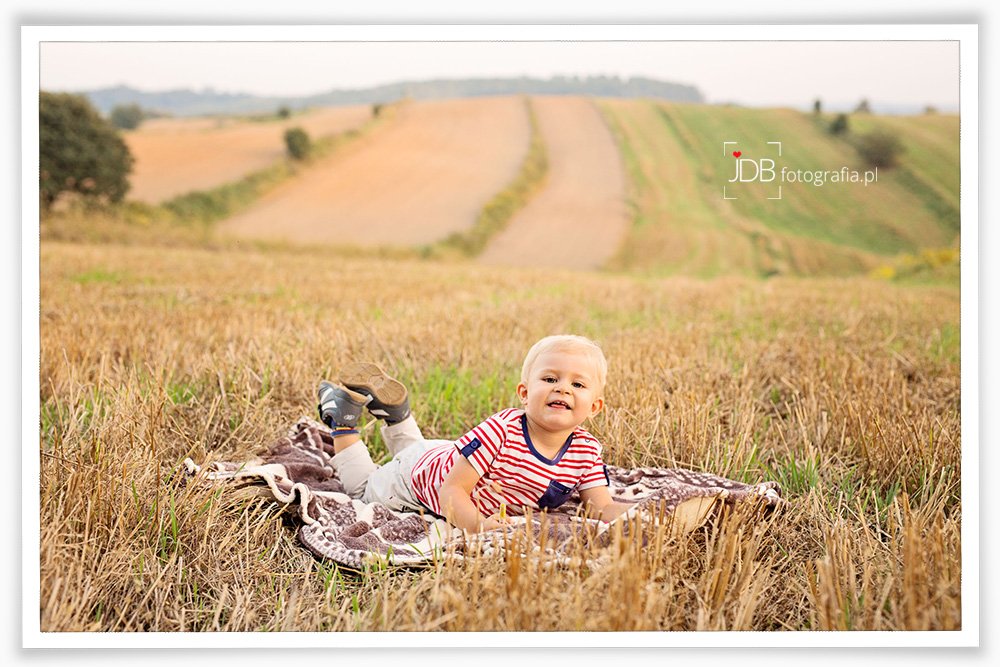 10 jesienna sesja dziecieca w plenerze fotograf wodzislaw slaski jdbfotografia jagoda barteczko rydultowy rybnik raciborz sesja urodzinowa plener zdjecia