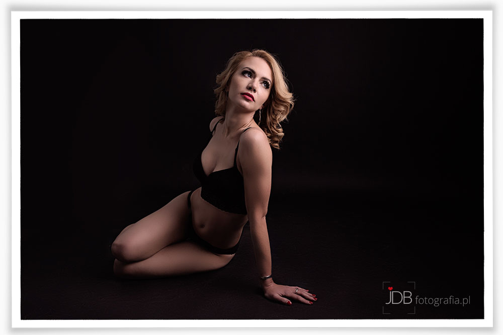 29 sesja buduarowa sensualna zmyuslowa kobieca zdjecia kobiece fotograf wodzislaw slaski rybnik raciborz rydultowy jagoda barteczko jdb fotografia